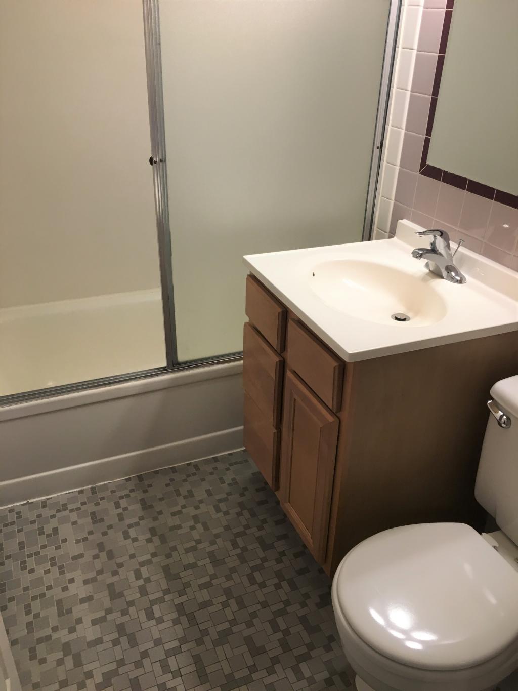 Bathroom (view 1) - Layout 2