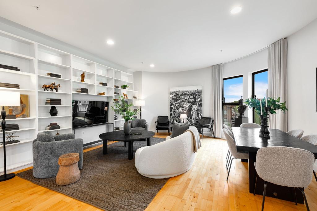 615 E Pike Street